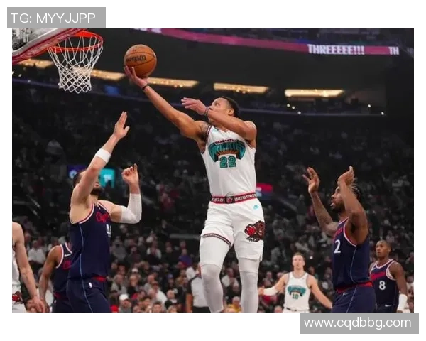 小卡季前赛首度登场下半场出战13中5贡献15分2板2助1帽